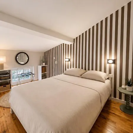 Le Quai 70 Duplex Retro Chic Neuf Et Climatise Apartmán